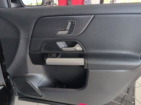 Used 2025 Mercedes-Benz GLA 250 image 29