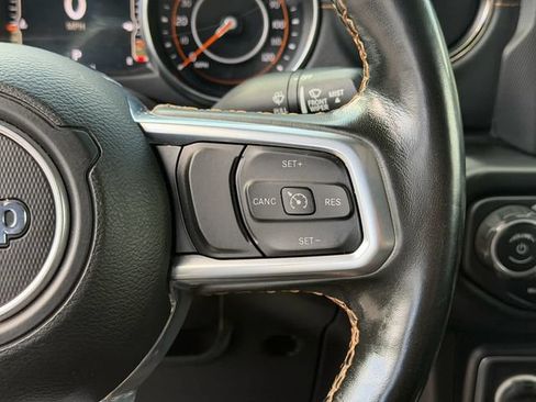 Used 2021 Jeep Gladiator Overland AWD/4WD image 14