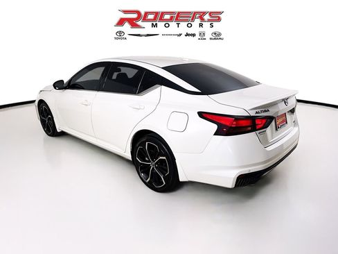 Used 2023 Nissan Altima 2.5 SR AWD/4WD image 6