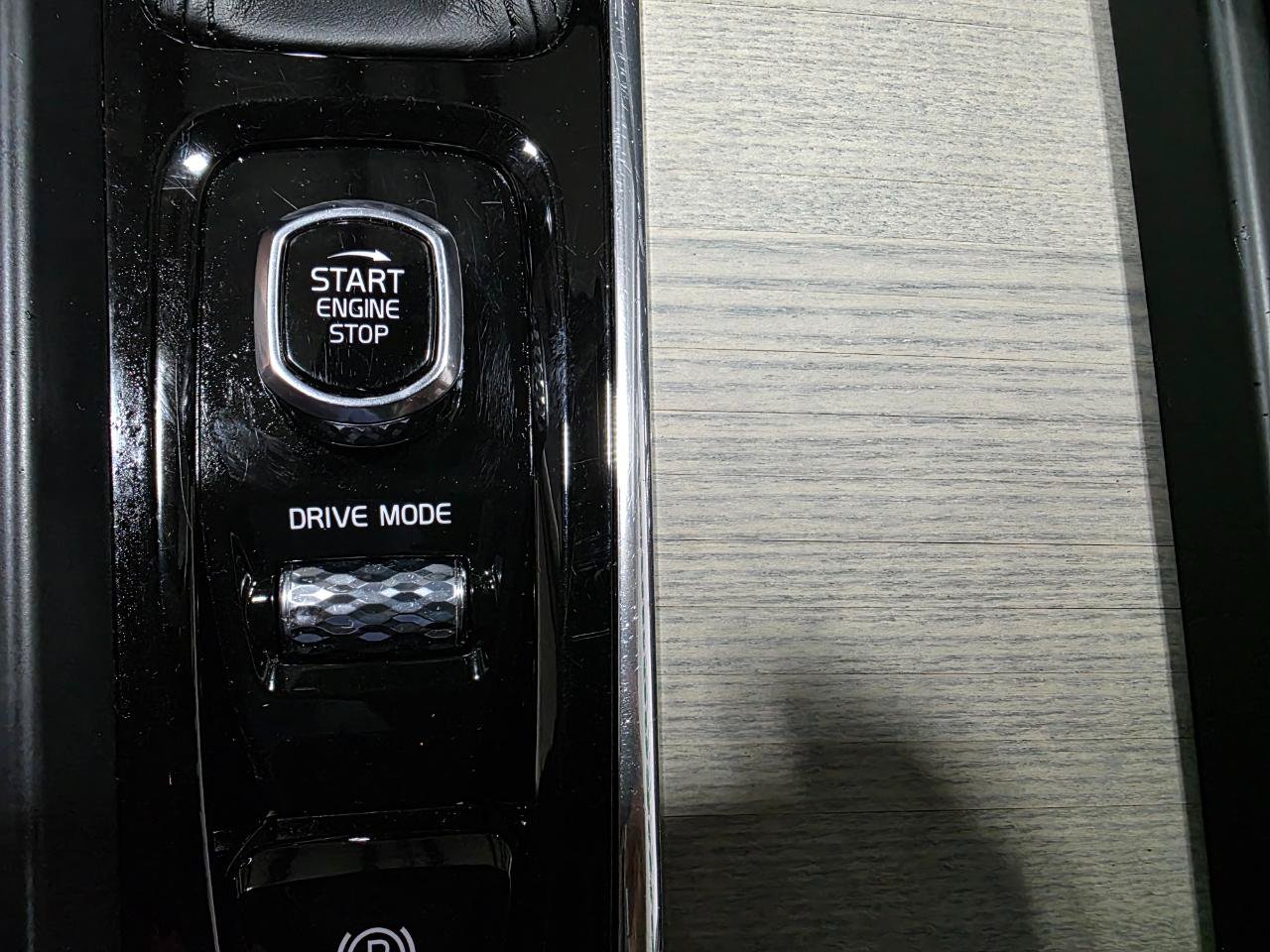 Used 2018 Volvo XC60 T6 Inscription AWD/4WD image 40