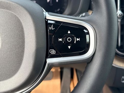 New 2026 Volvo XC60 B5 Plus w/ Climate Package image 27