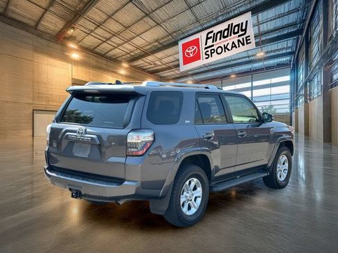 Used 2017 Toyota 4Runner SR5 Premium AWD/4WD image 4
