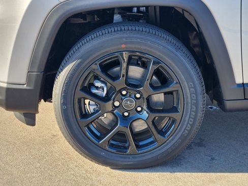 New 2026 Jeep Compass Latitude AWD/4WD image 11