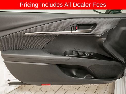Used 2025 Toyota Camry SE FWD image 11