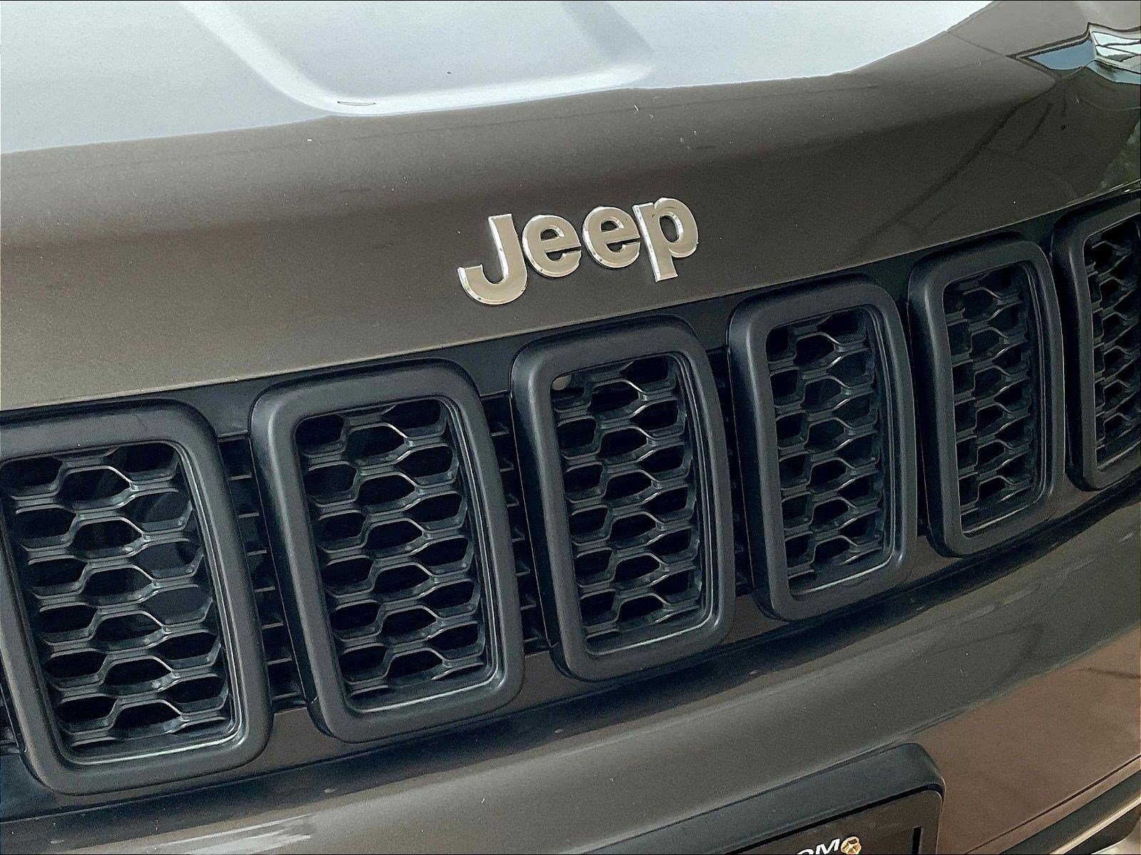 Used 2021 Jeep Grand Cherokee Limited AWD/4WD image 31