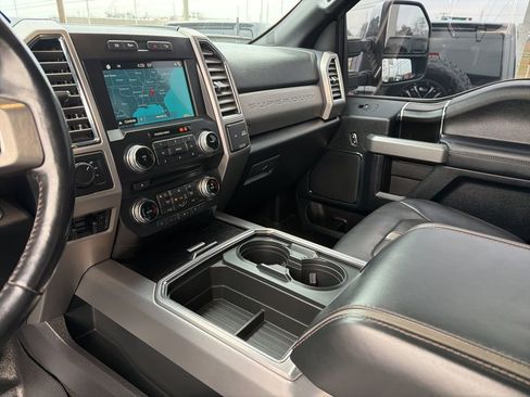 Used 2018 Ford F250 Platinum w/ FX4 Off-Road Package image 36