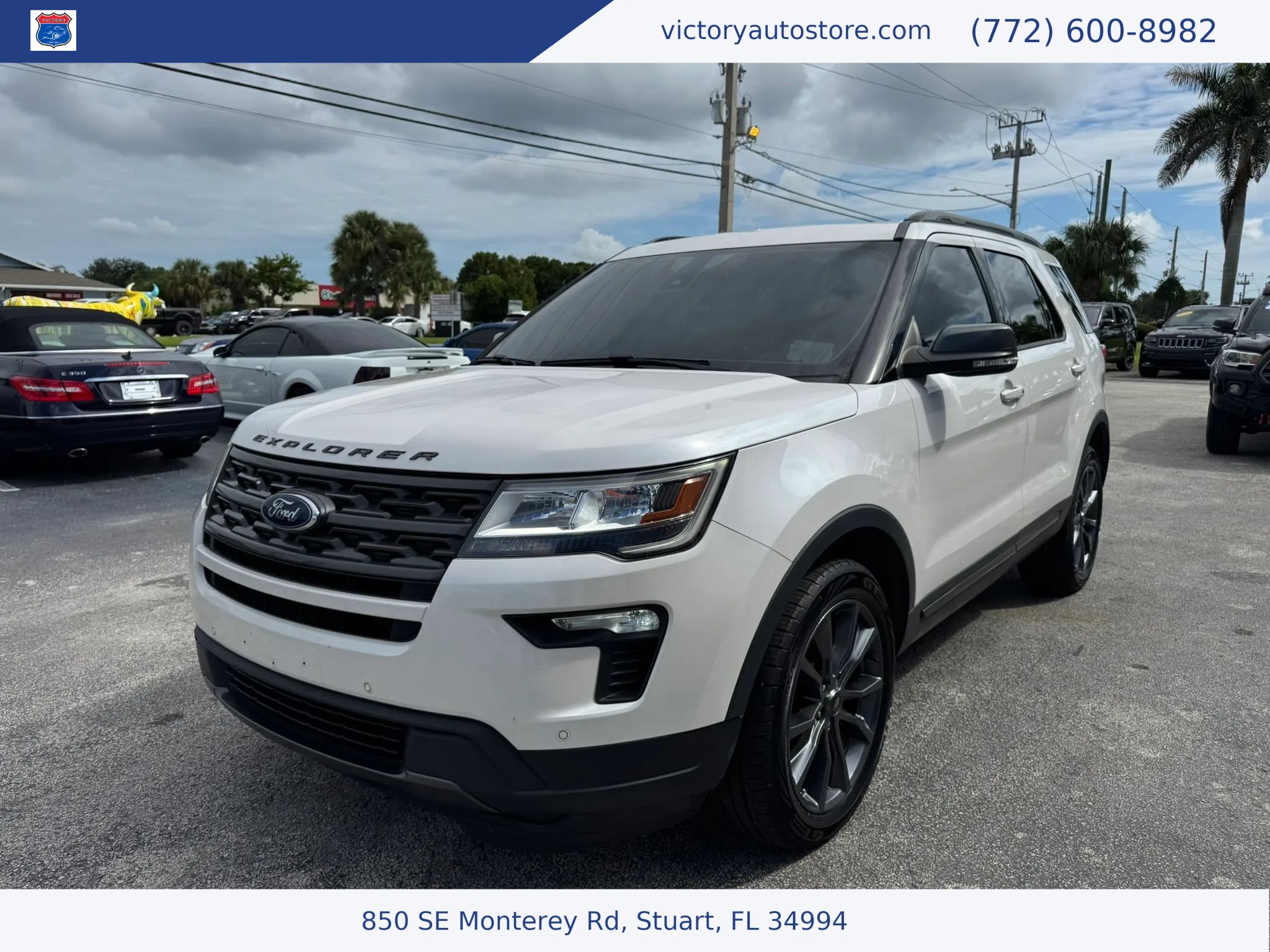Used 2018 Ford Explorer XLT w/ Equipment Group 202A AWD/4WD image 3