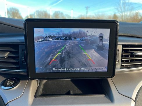 Used 2020 Ford Explorer XLT w/ Equipment Group 202A image 20