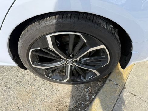 Used 2025 Nissan Altima 2.5 SR FWD image 18