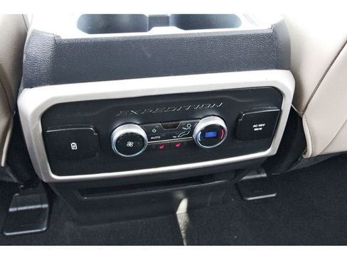 Used 2022 Ford Expedition Max Limited AWD/4WD image 16