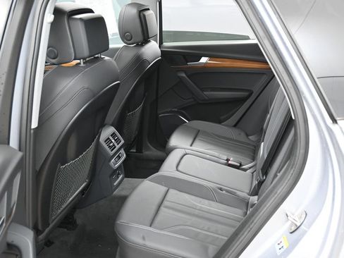 Used 2024 Audi Q5 e Premium w/ Convenience Package AWD/4WD image 20