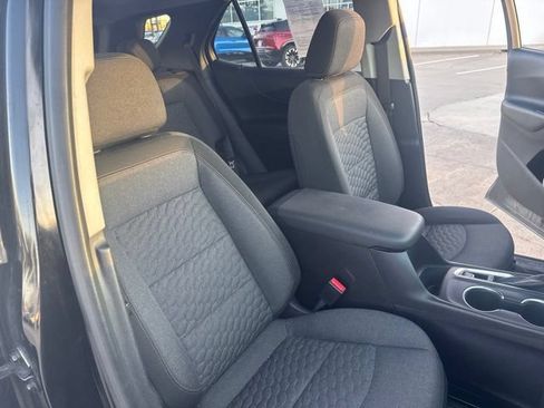 Used 2018 Chevrolet Equinox LT w/ Sun & Infotainment Package FWD image 18