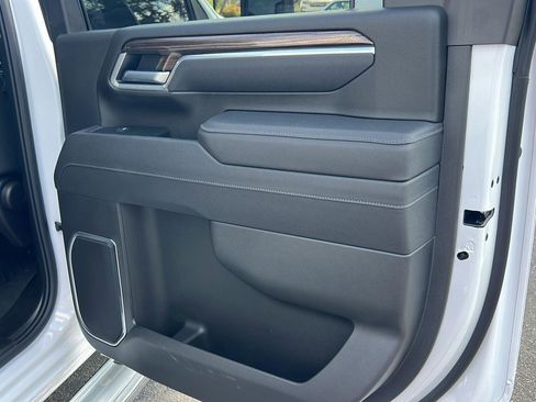 Used 2025 Chevrolet Silverado 2500 LT w/ Convenience Package image 15