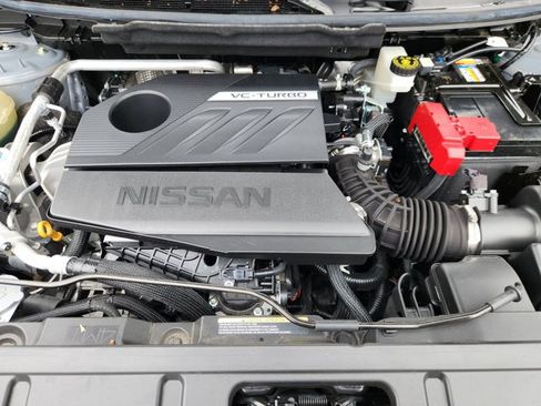 Certified 2025 Nissan Rogue SL w/ SL Premium Package AWD/4WD image 18