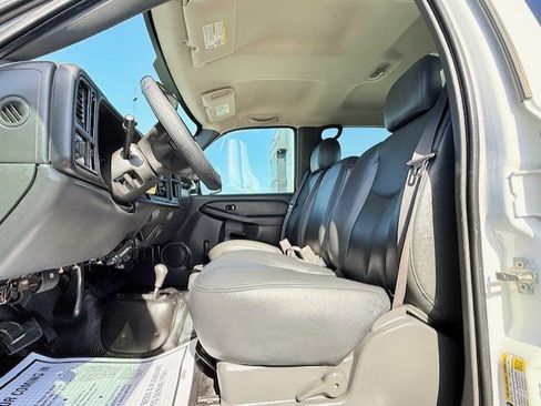 Used 2006 Chevrolet Silverado 3500 W/T w/ Heavy-Duty Power Package image 13