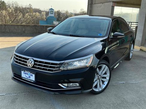 Used 2016 Volkswagen Passat 1.8T w/ Lighting Package image 2