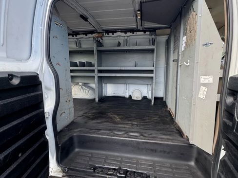 Used 2017 Chevrolet Express 2500 image 16