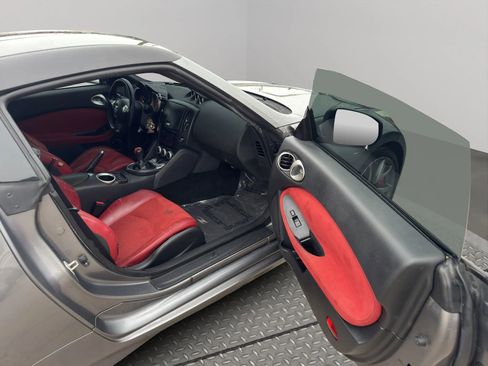Used 2013 Nissan 370Z Touring w/ Sport Pkg image 19