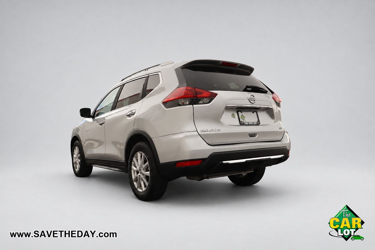 Used 2017 Nissan Rogue SV FWD image 6
