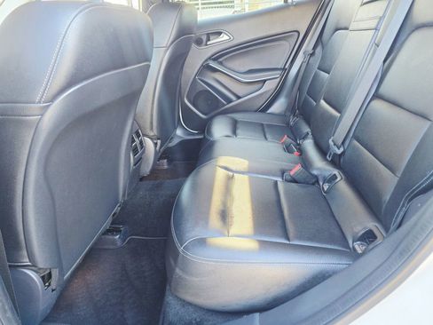 Used 2017 Mercedes-Benz GLA 250 4MATIC image 37