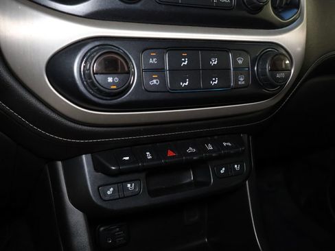 Used 2021 GMC Canyon Denali AWD/4WD image 28