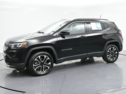 Used 2023 Jeep Compass Limited w/ Sun and Sound Group AWD/4WD image 4