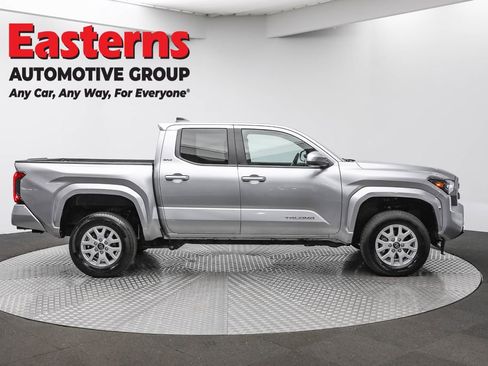 Used 2024 Toyota Tacoma SR5 RWD image 4