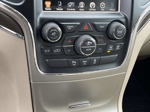 Used 2015 Jeep Grand Cherokee Limited w/ Luxury Group II image 31