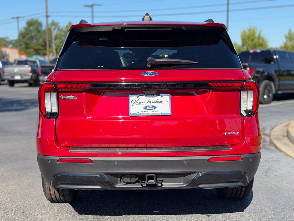 Used 2025 Ford Explorer ST-Line w/ ST-Line Street Pack AWD/4WD image 6