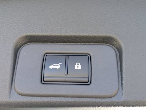 Used 2025 Nissan Rogue Platinum w/ Platinum Premium Package FWD image 14