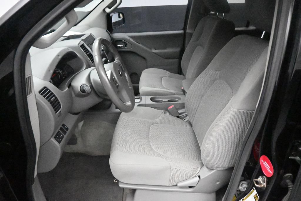 Used 2016 Nissan Frontier SV w/ SV Value Truck Package RWD image 15