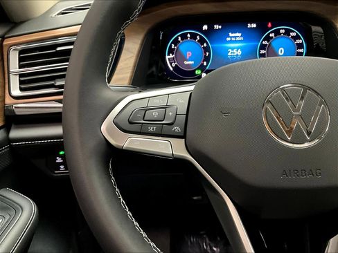 New 2026 Volkswagen Atlas SE image 17