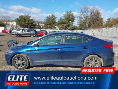 Used 2017 Hyundai Elantra SE image 27