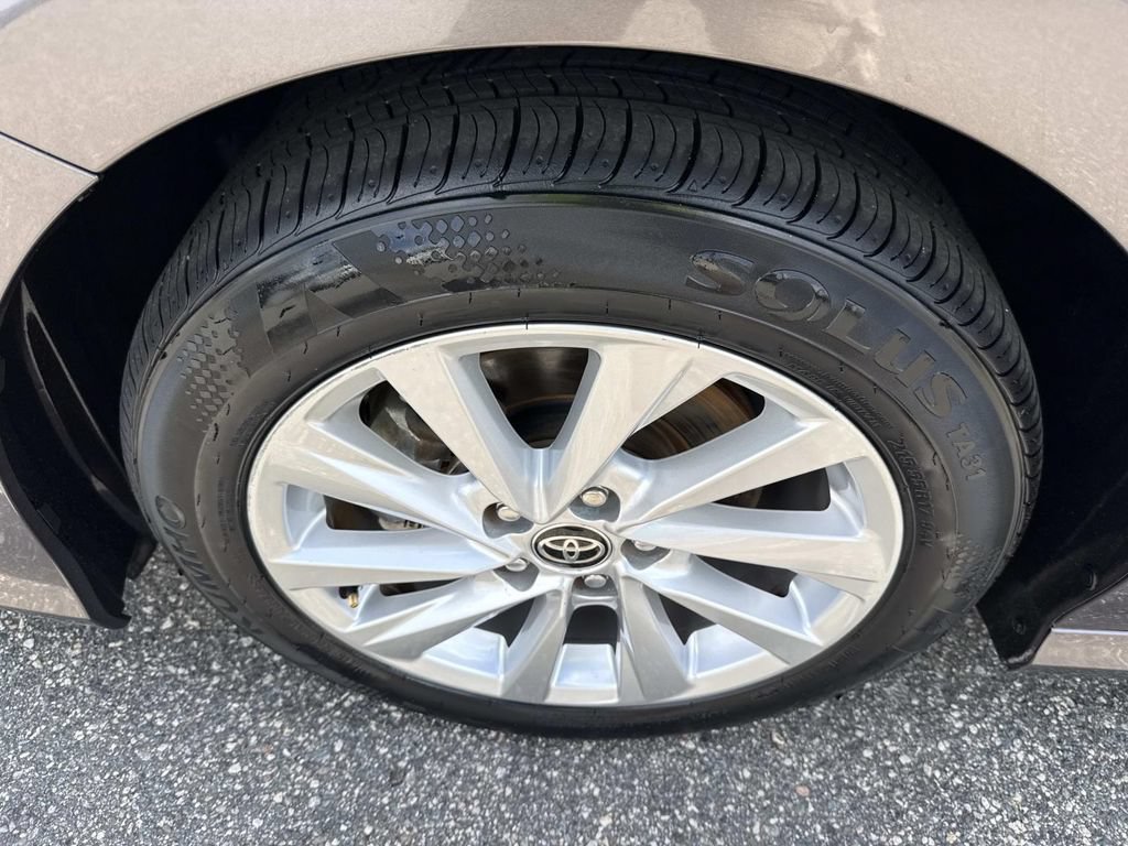 Used 2024 Toyota Camry LE FWD image 11