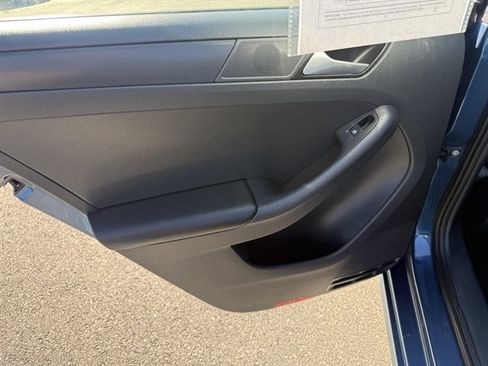 Used 2015 Volkswagen Jetta S FWD image 36