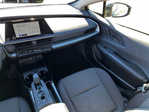 Used 2025 Toyota Prius LE image 12