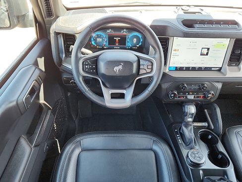 Used 2025 Ford Bronco Outer Banks w/ Sasquatch Package AWD/4WD image 11