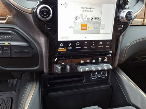 Used 2024 RAM 3500 Limited image 13