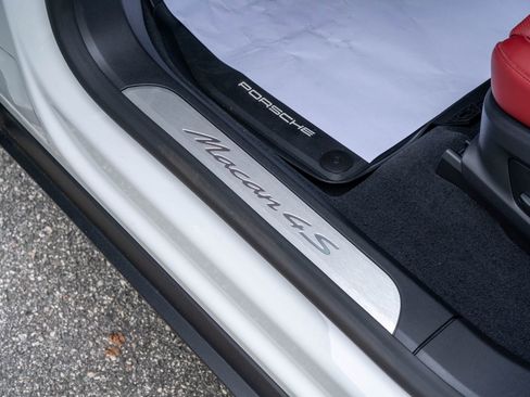 Certified 2025 Porsche Macan 4S Electric image 23