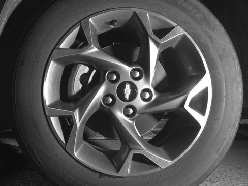 Used 2025 Chevrolet Trax LT FWD image 12