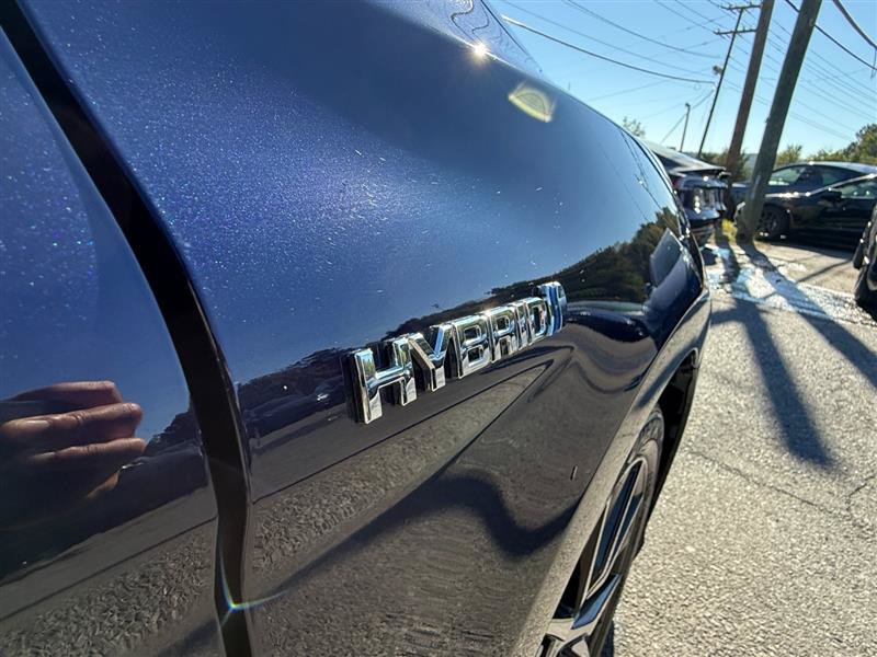 Used 2021 Toyota Camry SE w/ Cold Weather Package FWD image 7