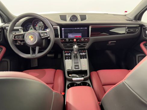 Certified 2026 Porsche Macan AWD/4WD image 16