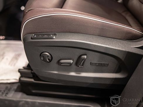 Used 2025 Volkswagen ID. Buzz Pro S RWD image 20