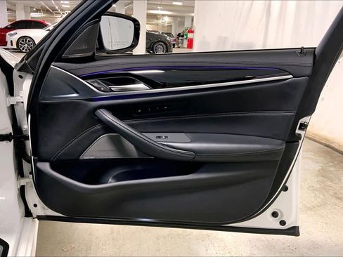 Used 2020 BMW M550i xDrive w/ Executive Package image 22