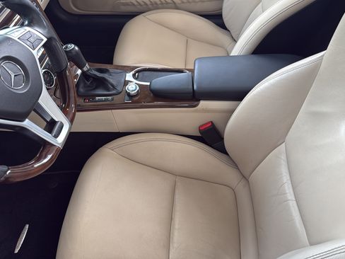 Used 2015 Mercedes-Benz SLK 350 image 18