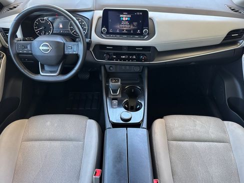 Used 2025 Nissan Rogue SV AWD/4WD image 16
