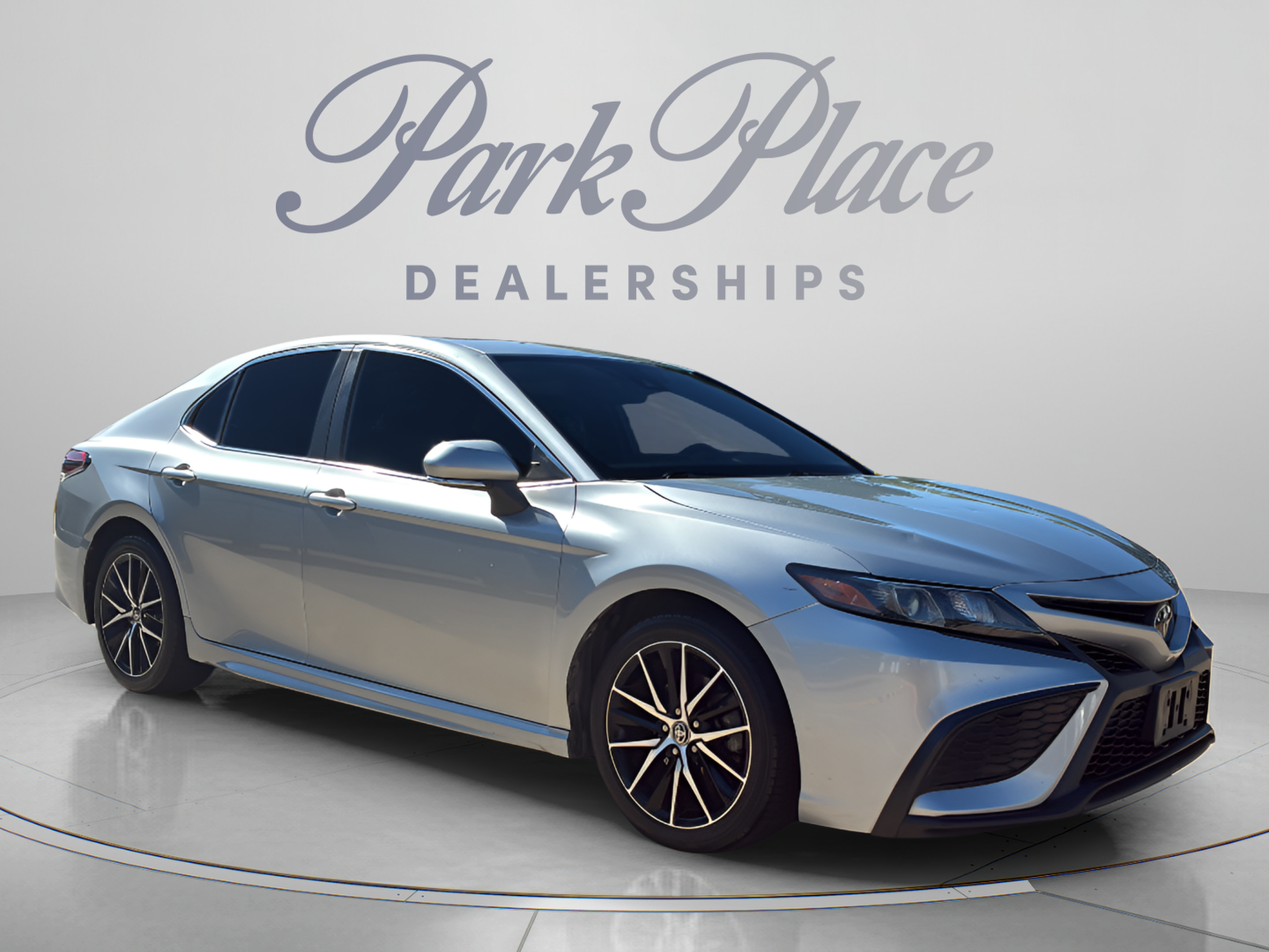 Used 2023 Toyota Camry SE FWD image 7