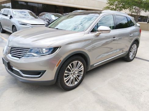 Used 2018 Lincoln MKX Reserve w/ Lincoln MKX Climate Package FWD image 3