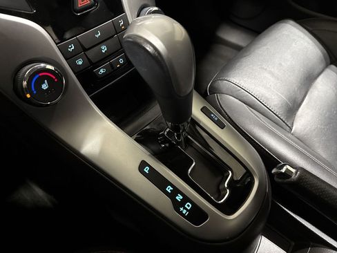 Used 2015 Chevrolet Cruze LT FWD image 16