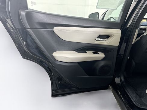 Used 2023 Nissan Ariya FWD image 26